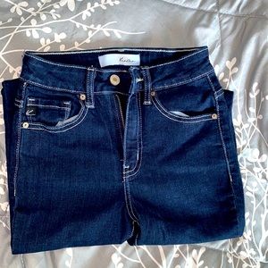 KanCan skinny jeans with frayed ankle